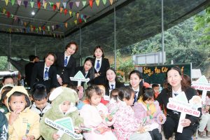 Không khí vui tươi trong ngày khởi công bếp ăn tại điểm trường Chăm Puông